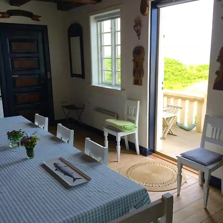 Дом отдыха Breath Of History And Poetry In Dreyer's House