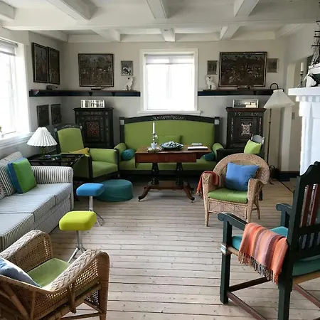 Breath Of History And Poetry In Dreyer's House Сasa de vacaciones